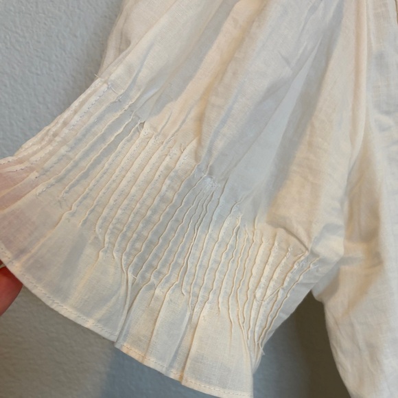 💜Ruffled Blouse (Doen Henri Dupe) - Picture 4 of 7